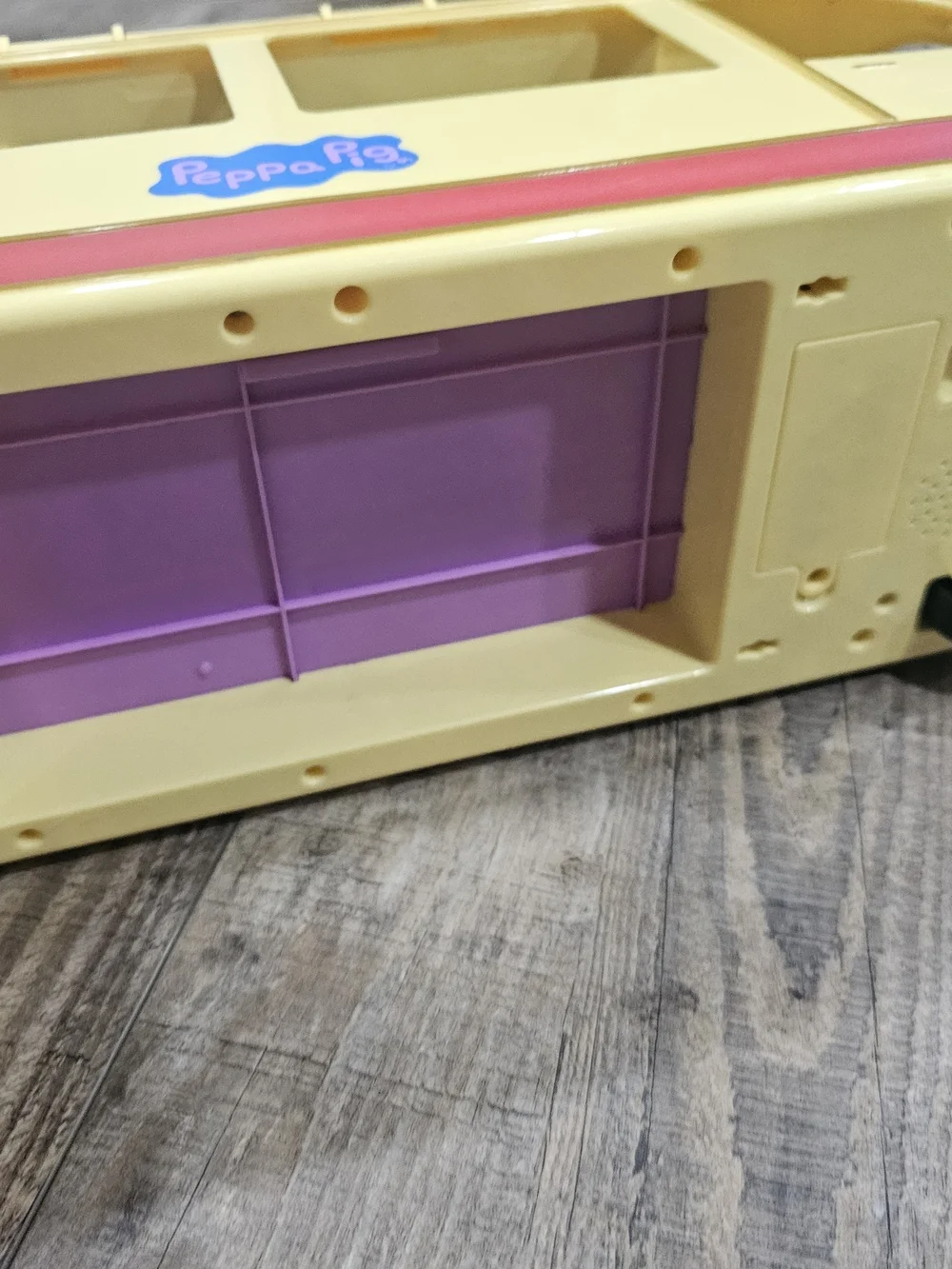 Peppa Pig Transforming Camper Bus & 5 Characters 17 Inch